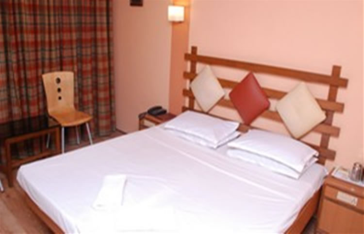Hotel Maneck deluxe four bedded room