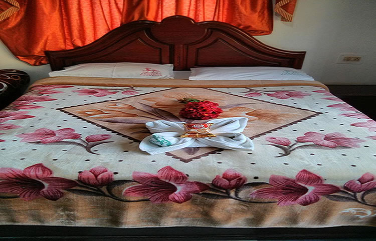Fortune resort sullivan court single bed honeymoon cottage