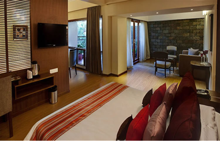 Hotel Sinclairs nilgiri suite room
