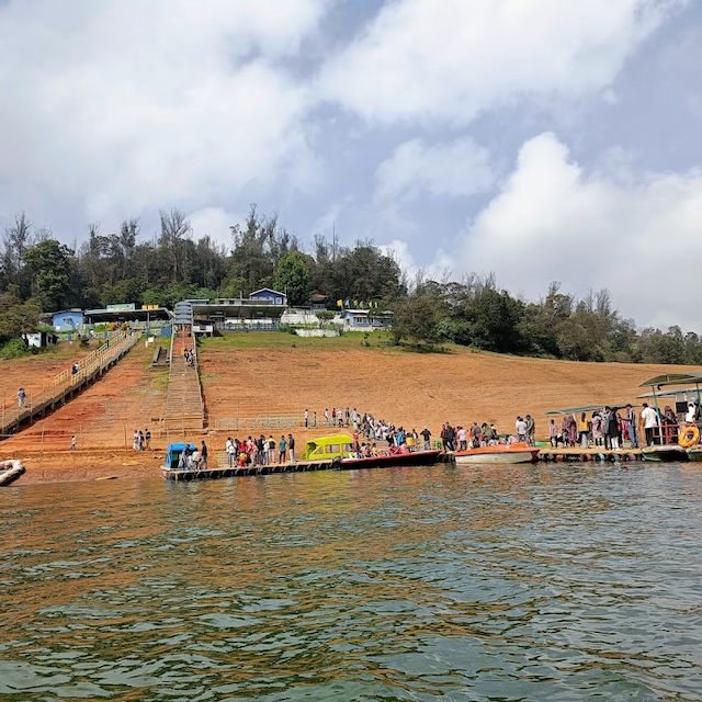 Pykara Lake Boating