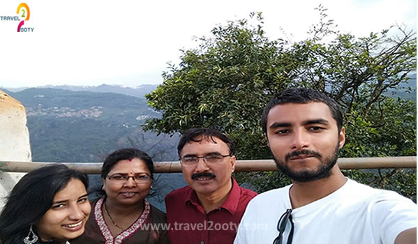 Suresh, Sangita, Arvind & Saloni family tour in ooty