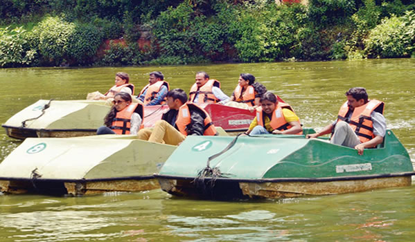Boating in Coonoor Sim's Park