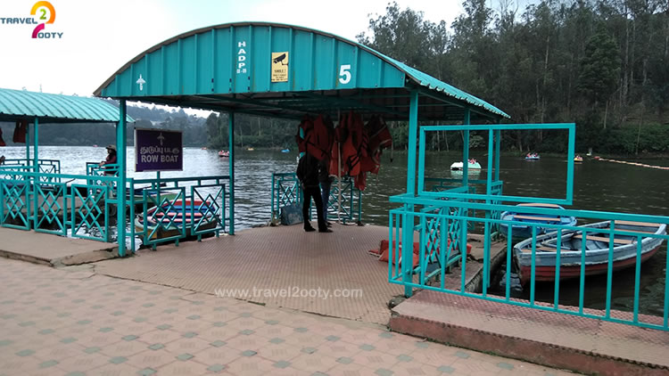 life jacket counter in ooty lake